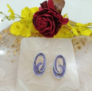 Pendientes de Diseño con Acabado Plateado de Alta Calidad y Piedras de Circonita Cúbica, Colección para Bodas y Fiestas, para Mujeres y Niñas - Product Image 2