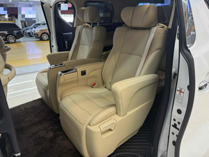 Alphard SUV Usada del 2024 en Venta - Interior Oscuro, Motor Turbo, Tracción en las Cuatro Ruedas, Asientos de Cuero - Product Image 4
