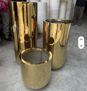 Vase à fleurs en métal fait à la main longue décoration pour la maison - Product Image 1