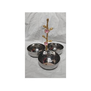 Bol à fruits secs en métal de couleur argent et or utilisé pour y mettre des fruits secs bol à fruits secs bien conçu utilisé comme décoration ma - Product Image 3