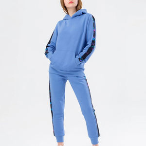 2025 nouveau Design personnalisé et Logo personnalisé pantalons de survêtement plaine haut court survêtement dames grande taille survêtement - Product Image 1