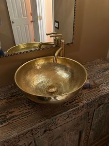 Évier en laiton de qualité supérieure pour la décoration moderne des salles de bain, améliorant l'intérieur avec un ton doré riche et une grande durabilité - Product Image 5