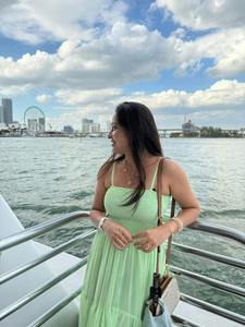 Color verde apagado perfecto para crear un vestido de estilo juguetón y femenino de diseño escalonado de aspecto calmante y sofisticado - Product Image 5