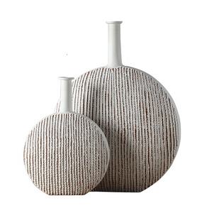 Ensemble de vases à fleurs en métal et fer de conception antique, décoration de maison martelée personnalisée de haute qualité, table de mariage de luxe la plus vendue - Product Image 1