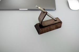 Elegante Portalápices Geométrico Moderno de Madera Pulida, Ecológico, de Lujo, Regalo de Inauguración de Casa o Boda de Crescent Crafts - Product Image 2