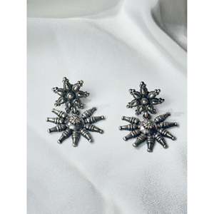 Pendientes de Plata 925 con Diseño de Estrella Tribal, Joyería Cultural Coleccionable - Product Image 2