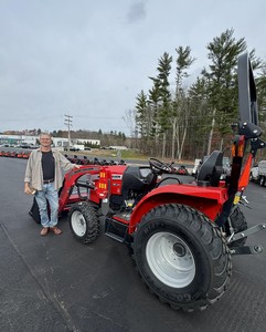 รถตักขนาดเล็ก Massey Ferguson GC1725M - เครื่องยนต์ดีเซลประสิทธิภาพสูง 25 แรงม้า พร้อมลูกปืนและชุดเกียร์ - Product Image 3