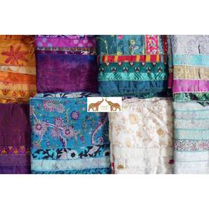 Pañuelo de Seda Reciclada Estilo Boho Vintage Sari, 70 x 6 Pulgadas, Pañuelos Hippie para la Cabeza y el Cuello, Estampado a Mano, Estilo Largo - Product Image 3