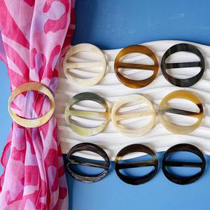Anillo para Bufanda de Cuerno de Búfalo con Pulido Suave que Agrega Elegancia Suave y Sujeción Segura a Cualquier Bufanda de Alta Calidad - Product Image 4