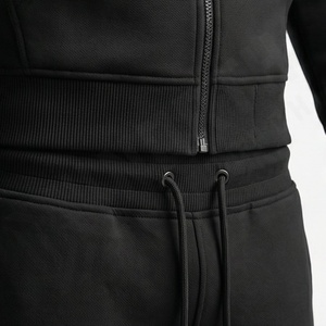 ชุดวอร์มออกกำลังกายผู้ชายแบบสองชิ้น สไตล์สตรีทแวร์ ทรงโอเวอร์ไซส์ ระบายอากาศ แห้งเร็ว ผลิตตามสั่ง ขายส่ง OEM กำลังเป็นที่นิยม - Product Image 5