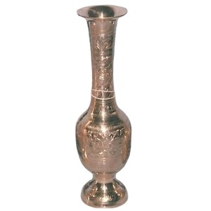 Vase à fleurs en laiton de haute qualité avec gravure or fini pour la décoration intérieure Vase à fleurs décoratif de Table - Product Image 1