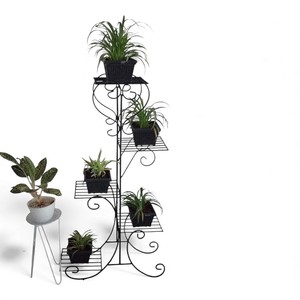 Soporte Vertical para Plantas de Metal Negro con Cinco Maceteros y Base con Ruedas para Decoración de Interiores - Product Image 4