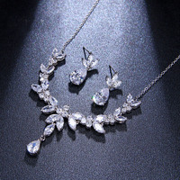 Vente en gros de bijoux de mariage en zircon cubique ensemble de boucles d'oreilles et collier pour mariée en or