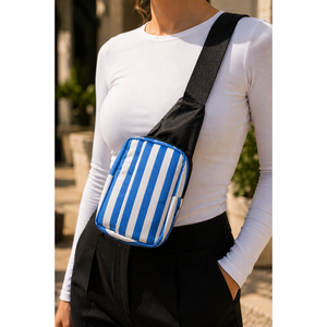 Bolso Bandolera Azul con Cierre y Estampado, Accesorio de Moda - Product Image 1
