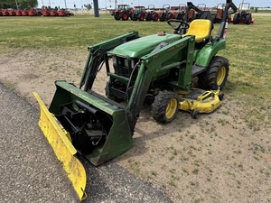 Tractor Usado 2210 de Calidad al por Mayor - Bien Mantenido y Listo para Trabajar con Pocas Horas de Uso - Product Image 5
