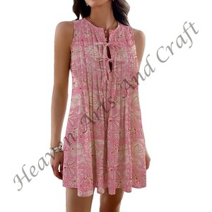 Robe élégante bohème à fleurs pour femmes, style parfait pour l'été, les vacances, les journées à la plage et les soirées décontractées, vêtements d'Inde et du Pakistan - Product Image 4