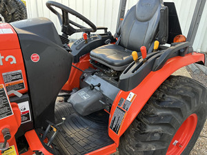 Tracteurs Kubota LX3310HSD d'occasion à vendre - Product Image 2