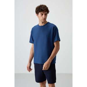 T-shirt basique pour homme Parliament, en tissu gaufré interlock texturé, coupe ample, 100% coton, style 88379 - Product Image 6