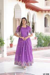 Robes Anarkali indiennes tendance en soie Vichitra avec des paillettes, des broderies en zari et en fil, prêtes à porter, avec travail de broderie Koti - Product Image 2