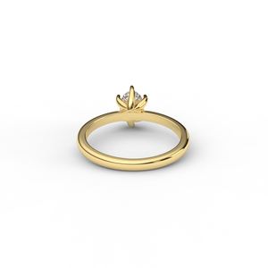 Bague solitaire minimaliste en diamant de laboratoire ovale en or jaune 14 carats - Product Image 4