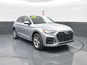 Audi Q5 quattro Premium 40 TFSI 2023, ligeramente usado, en excelentes condiciones. - Product Image 3