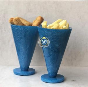Cono de servicio de resina hecho a mano, soporte reutilizable para aperitivos y helados para una presentación elegante de alimentos, disponible en todos los colores - Product Image 1