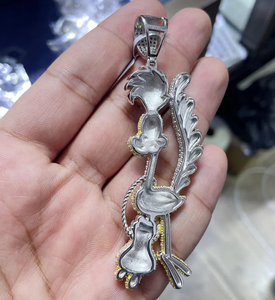 Pendentif oiseau de dessin animé glacé argenté, design en pierre jaune et blanche, pendentif de luxe - Product Image 5