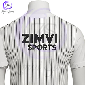 Vente en gros Respirant Logo personnalisé Haute qualité Blanc et noir Couleur de contraste Visage abstrait Conception Gym & Casual Wear T-shirts - Product Image 3