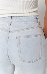 Nuevos pantalones vaqueros de mezclilla para mujer, talla grande, estilo casual, OEM, personalizados, transpirables, holgados, con estampado, botones, lavado efecto desgastado, pierna ancha, elásticos - Product Image 2