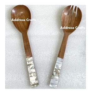 Cuchara de servidor de ensalada de madera de alta calidad hecha a mano india con mango de resina blanca y negra para uso doméstico en hoteles o restaurantes - Product Image 4
