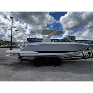 Bateau de plaisance de luxe 2025 Chaparral 307 SSX en fibre de verre et acier pour le travail, la pêche, la patrouille et le divertissement - Product Image 2