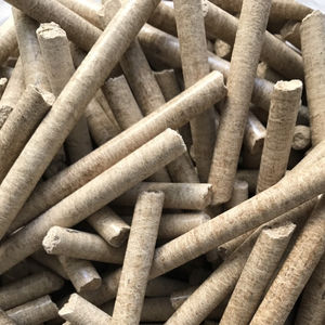 Pellets de Pino de Energía Renovable Fabricados con Madera Blanda Natural para una Conversión Eficiente en Calderas y Hornos de Biomasa - Product Image 2