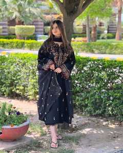 Heavy Designer Dernières Vêtements De Mariage Georgette Fil Séquence & Zari Broderie Top Et Pantalon Avec Dentelle Bordure Travail Dupatta - Product Image 3