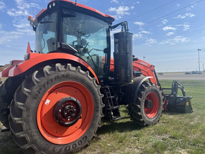 Tracteur à roues 4x4 BX25D légèrement utilisé avec boîte de vitesses et pompe à engrenages de 70 CV - Équipement agricole à haute productivité - Product Image 3