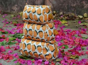 All Wholesale Season Classic Sweet Color Print Cotton Waterproof Zipper Toiletry <b>Bag</b> Best Gifts for Women <b>Cosmetic</b> <b>Bags</b> <b>Cases</b> - Product Image 5