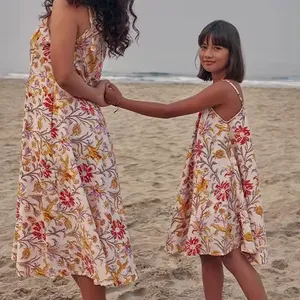 Handblock bedrucktes Freizeitkleid indische Baumwolle ärmelloses Maxikleid mit kleinem Riemen für Sommer und Strandkleidung genießen Sie Ihren Urlaub