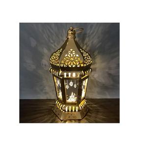 Bandeja de servicio de catering de forma triangular de hierro de Color Beige brillante de peso ligero para decoraciones de mesa de bodas y fiestas - Product Image 3