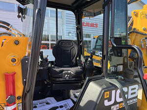 Chariot télescopique durable JCB 532-60 AGRI modèle 2025 avec moteur et moteur pour les exploitations agricoles et les applications industrielles - Product Image 4