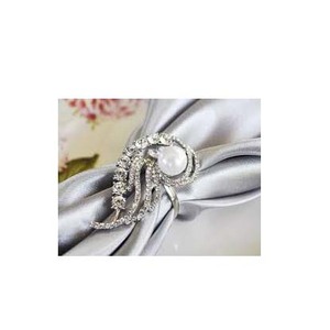 Conception de tricot creux rond en fibre Décorations de banquet de mariage haut de gamme Anneau de serviette de haute qualité - Product Image 4