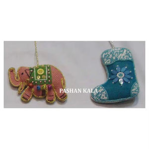 Forma personalizada hermosa hecha a mano Zari bordado con cuentas árbol de Navidad adornos colgantes para artículos de decoración de árbol de Navidad - Product Image 1