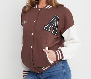 Venta caliente mujeres recortada satén Varsity chaqueta prendas de vestir exteriores moda Crop Varsity chaqueta de béisbol doble Color con bolsillos comodidad - Product Image 1