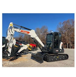 Excavatrice Bobcat E60 fiable avec chenilles en caoutchouc, pince hydraulique et profondeur de creusement maximale de 13 pieds, prête à l'emploi - Product Image 3