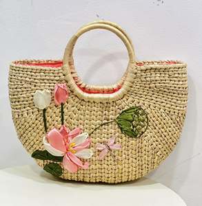 Bolsa tejida de jacinto de agua natural de Vietnam, bolso hecho a mano ecológico con asas de cuero para picnic, playa, compras - Product Image 1