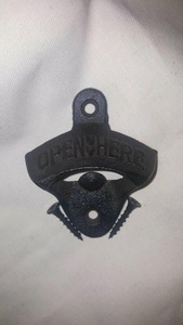 Ouvre-bouteille durable en fonte avec finition solide, parfait pour une utilisation quotidienne dans les cuisines à domicile et les garden-parties - Product Image 5