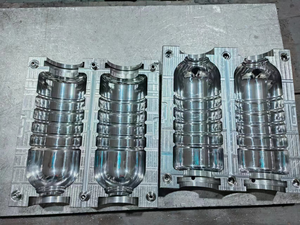 Fábrica de Taizhou Ofrece Servicio OEM/ODM para Moldes Industriales de PET de 2 y 4 Cavidades, de Acero 45 y Aluminio 6067, para Soplado Semiautomático de PET de Alta Calidad - Product Image 2