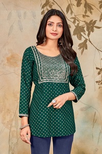 Estampado dorado de rayón con Secuencia de bordado Kurtis para mujer venta en línea - Product Image 6