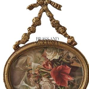 Cadre mural triple portrait en laiton antique décor mural vintage fait à la main décoration en laiton classique plaqué or - Product Image 2