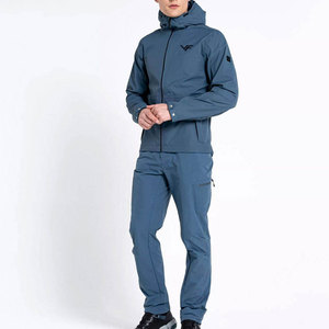 Ensemble coupe-vent à manches longues tendance avec design élégant et poches fonctionnelles pour les modes de vie actifs - Product Image 1