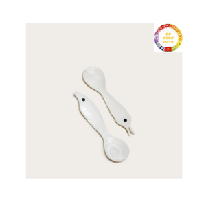 Cuillère en nacre de coquille naturelle pour la conception durable et sûre de caviar - Product Image 4