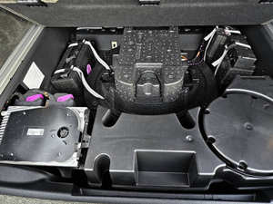 Certifié propre 2023 Bent.ley Bentayga EWB - Product Image 2